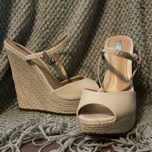 Nude sandal wedges